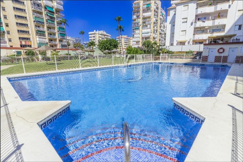 Apartamento En Benalmadena, Primera Linea De Playa Екстериор снимка