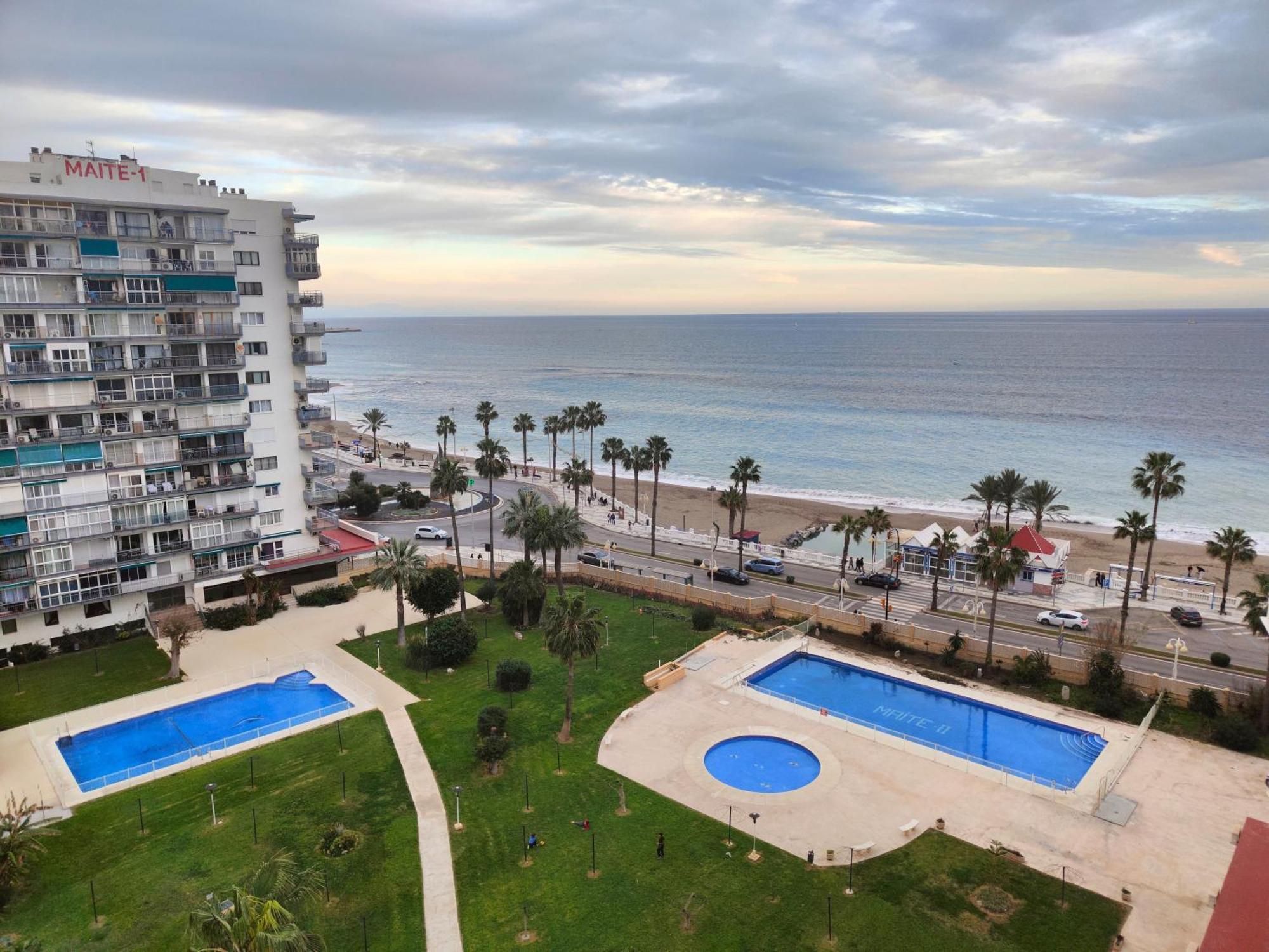 Apartamento En Benalmadena, Primera Linea De Playa Екстериор снимка